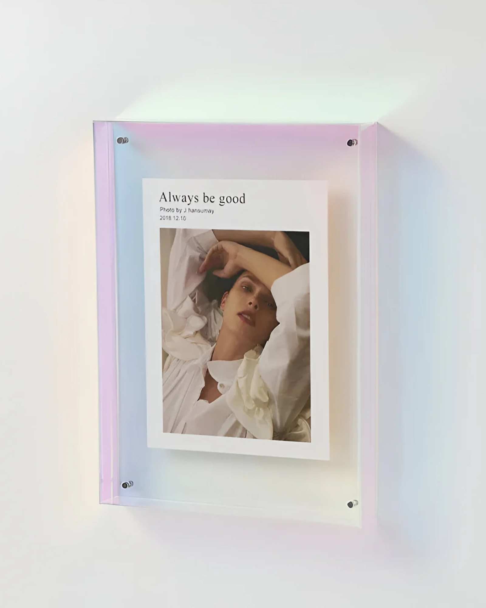 LumiFugl – Gennemsigtig Fotoramme med Moderne Minimalistisk Design