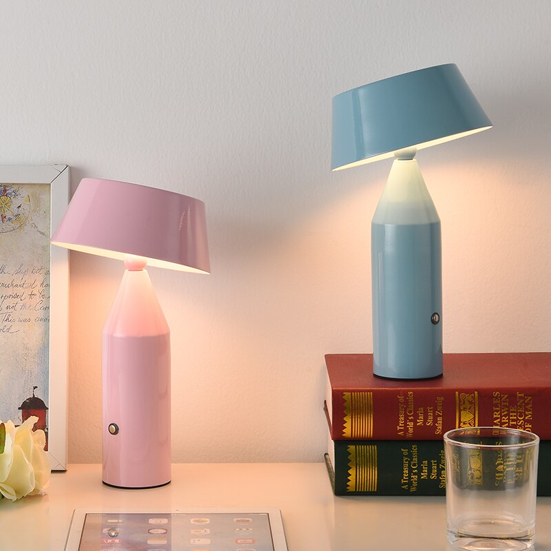 Nordisk Lys - Genopladelig Metal Bordlampe