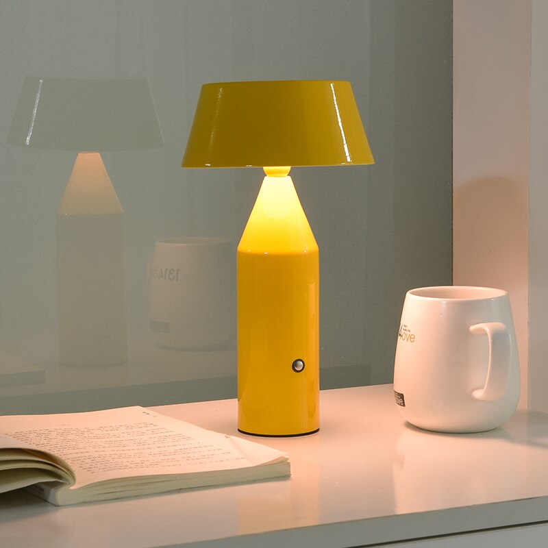 Nordisk Lys - Genopladelig Metal Bordlampe
