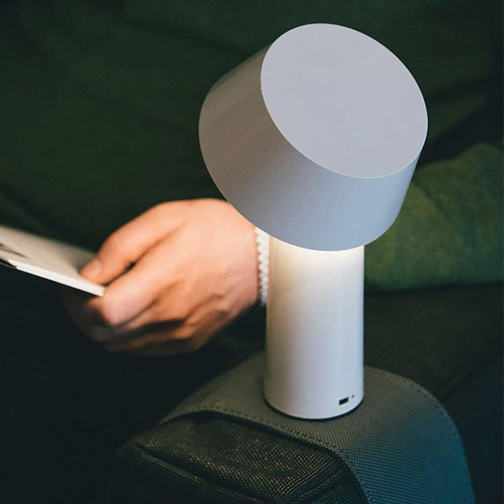 Nordisk Lys - Genopladelig Metal Bordlampe